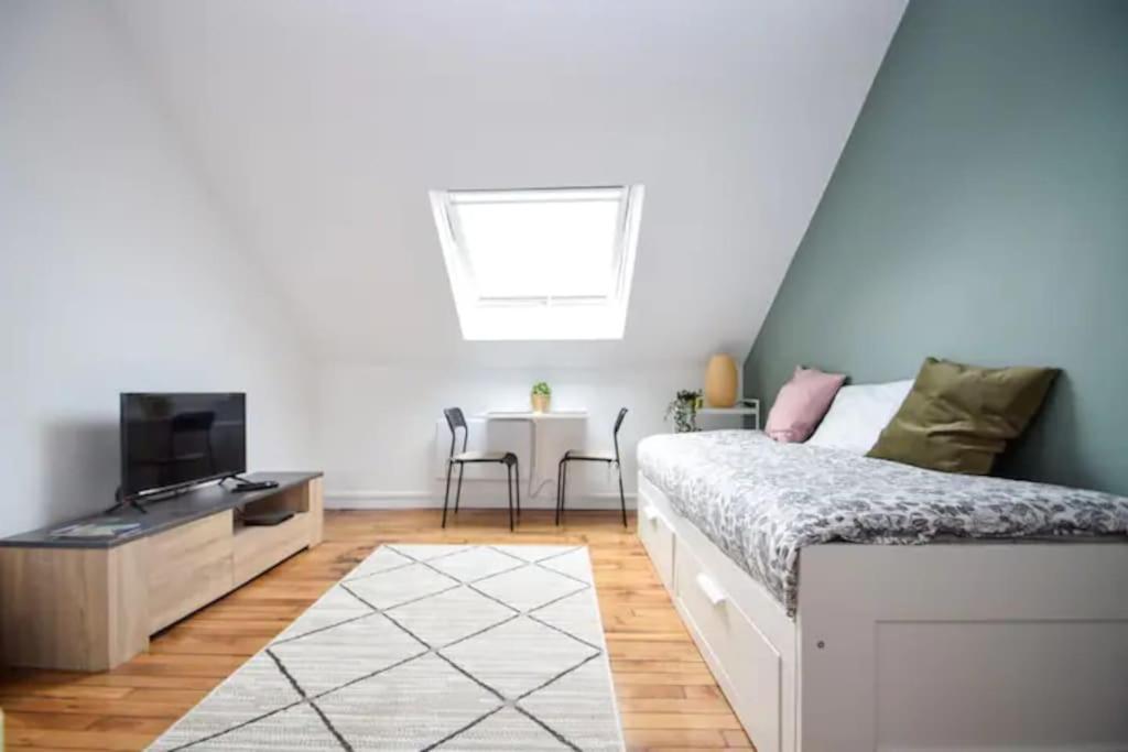 Disponible - Appartement Entier - 10Mn Rer B Aeroport Cdg - Paris Gare Du Nord, T11 Express, Le Bourget, Tout Equipe, Netflix Gratuit, 3 Personnes, 4Eme Etage, Escaliers, Parc Des Expositions, Parking Rue Gratuit Apres 19H Дрансі Екстер'єр фото
