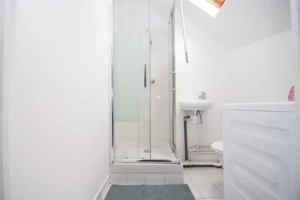 Disponible - Appartement Entier - 10Mn Rer B Aeroport Cdg - Paris Gare Du Nord, T11 Express, Le Bourget, Tout Equipe, Netflix Gratuit, 3 Personnes, 4Eme Etage, Escaliers, Parc Des Expositions, Parking Rue Gratuit Apres 19H Дрансі Екстер'єр фото